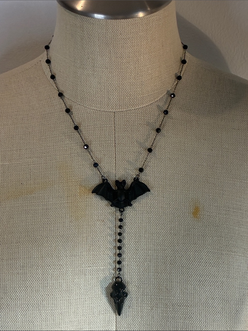 NWT Gothic black beaded bat pendant Y-Necklace and raven skull Halloween vampire
